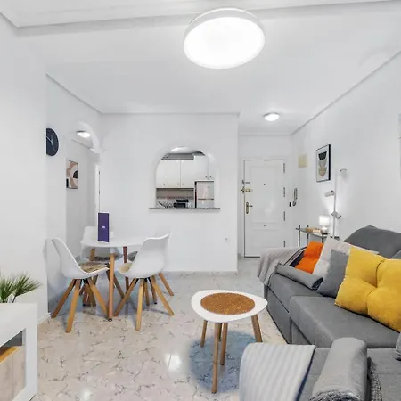 Atico Soleado Con Ubicacion Perfecta アパート トレビエハ