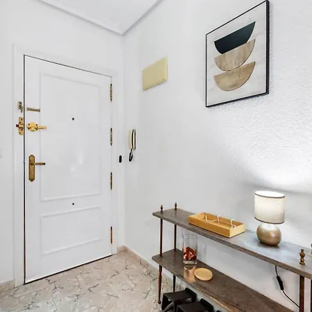 Atico Soleado Con Ubicacion Perfecta トレビエハ